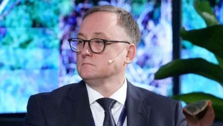 AMB yetkilisinden ihtar: Tarifeler resesyon riskini artırıyor 