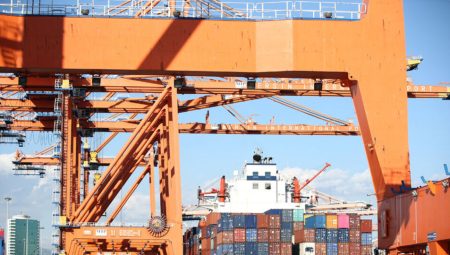 Dış ticaret açığında ölçülü gerileme