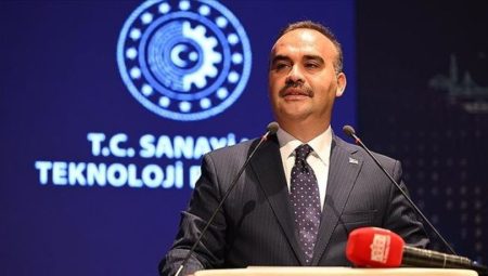 Kacır: Otomotivde Türkiye’ye yeni yatırımları duyuracağız