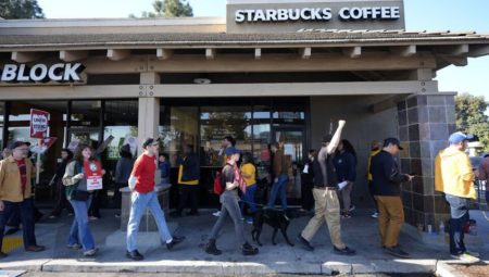 Starbucks’ın global satışları Ocak-Mart devrinde düştü