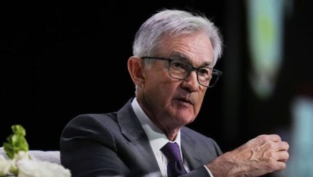 “Trump, Powell’ı görevden alma seçeneğini değerlendiriyor”