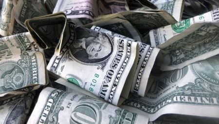 Kısa vadeli dış borç stoku Mart’ta geriledi