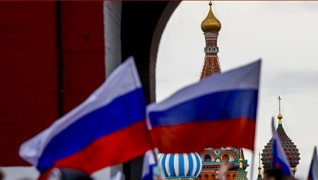 Rusya bütçesi dört ayında 40,7 milyar dolar  açık verdi