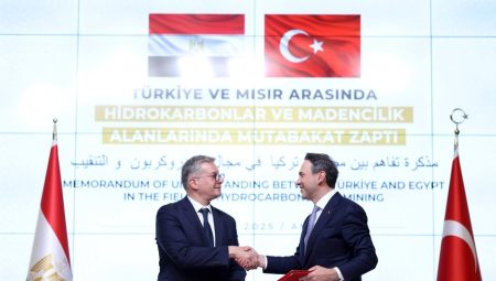 Türkiye’nin FSRU gemisi Mısır’da misyon yapacak