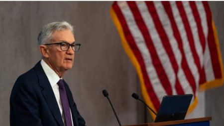 ABD Başkanı Trump ve Fed Lideri Powell Beyaz Saray’da bir ortaya geldi