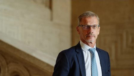 “AMB faiz konusunda en az Eylül’e kadar beklemeli”