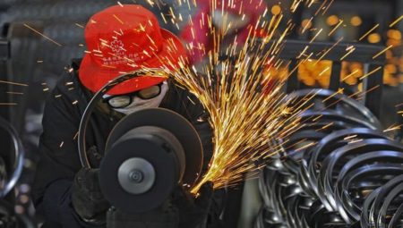 Çin’de Caixin imalat PMI’yı tarifelerin tesiriyle düştü