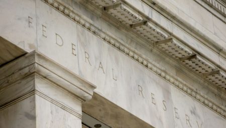 Fed: Tarifelerin tesirini pahalandırmak için şimdi erken