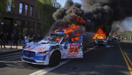 Los Angeles’taki hudut protestoları sürat kesmiyor