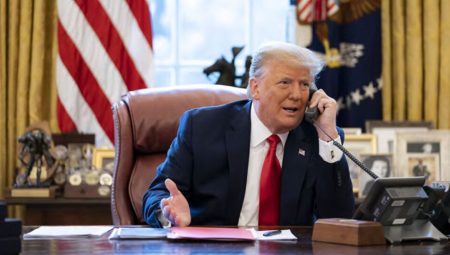 Trump’tan yeni atak: Trump Mobile