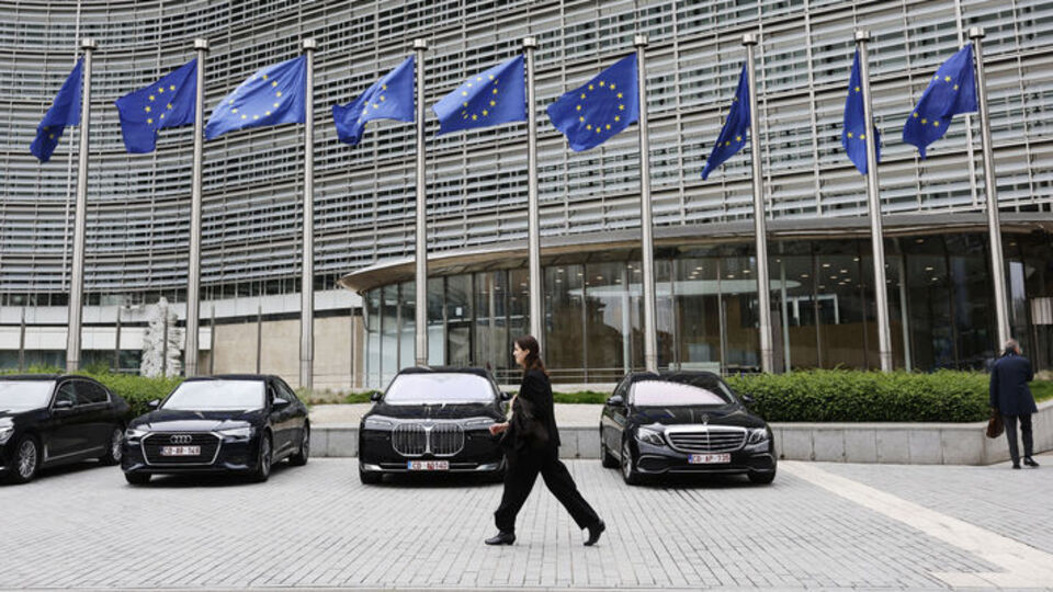 ABD ile tarife muahedesi Euro Bölgesi yatırımcı itimadını sarstı