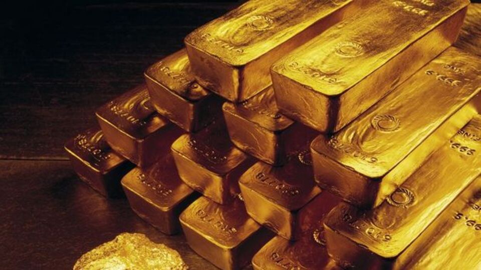 Altın, yeni tarifeler ve Fed’in faiz görünümü ortasında seyrini sürdürüyor