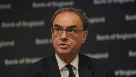 BoE: Para siyasetinin sıkılığı bir müddet daha kalacak