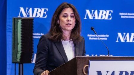 Dallas Fed Başkanı Logan: Tarifeler enflasyonu sonlu etkiliyor