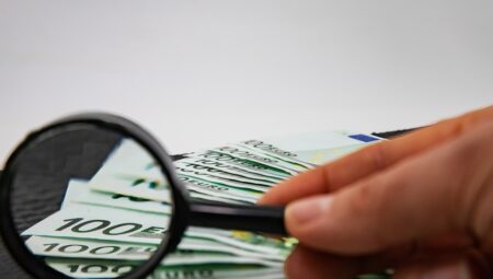 Euro, AB mutabakatı beklentisi ile yükseldi