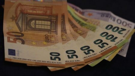 Gelişen piyasalar dolar yerine euro tahvillere yöneldi