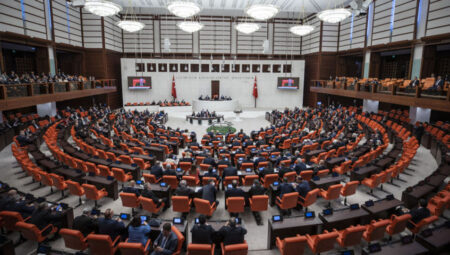 İktisada ait düzenlemeler içeren kanun teklifi kabul edildi
