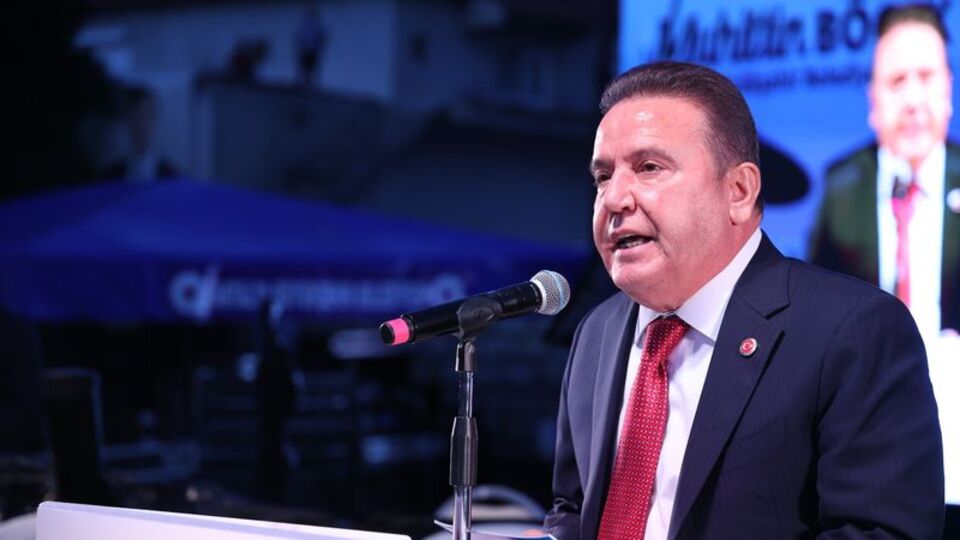 Muhittin Böcek misyondan uzaklaştırıldı