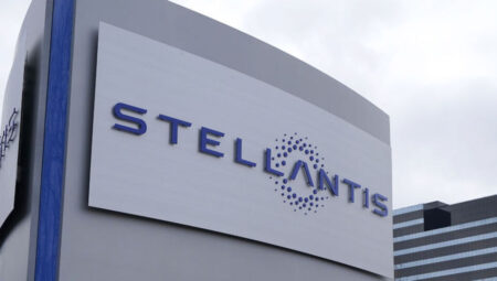 Stellantis yılın birinci yarısında 2,3 milyar euro ziyan açıkladı