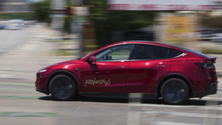 Tesla’dan birinci robotaksi teknolojisi Model Y ile geldi