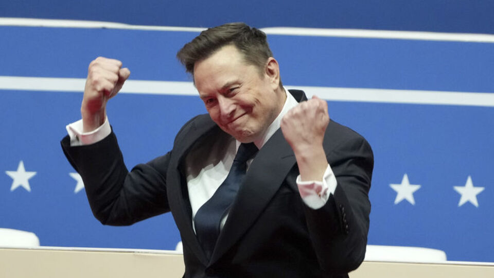 Tesla’dan CEO Musk’a 30 milyar dolarlık pay ikramiyesine onay