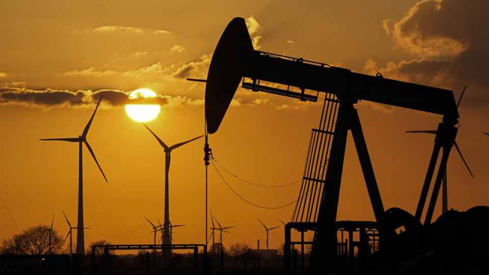 ABD ham petrolü beş yılda birinci defa 55 doların altına geriledi