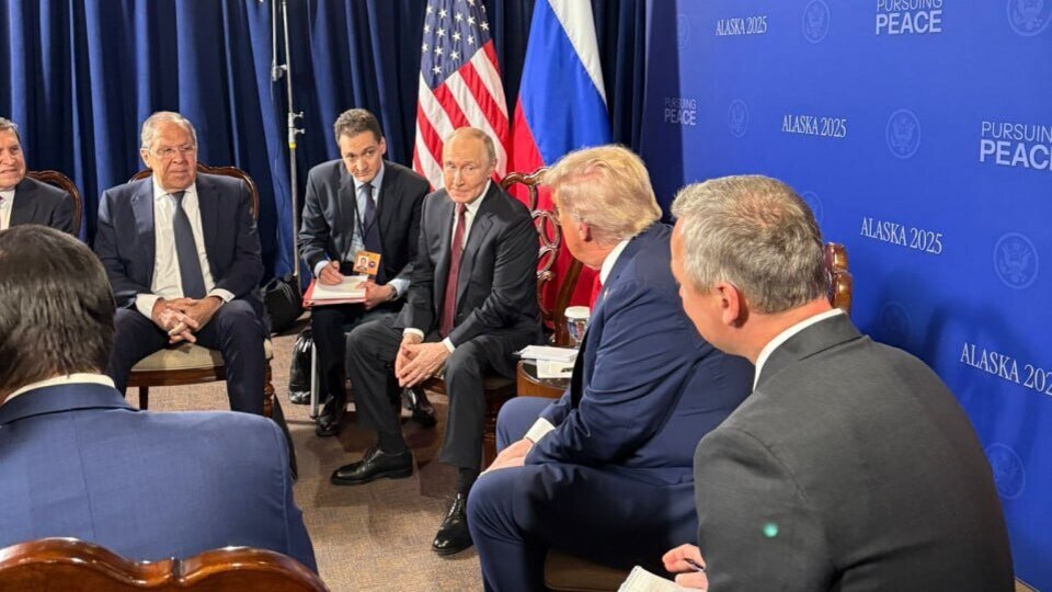 Alaska’daki tarihi tepe başladı