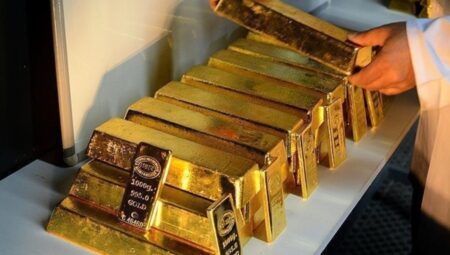 Altın 4 bin dolar hududuna yakın seyrediyor