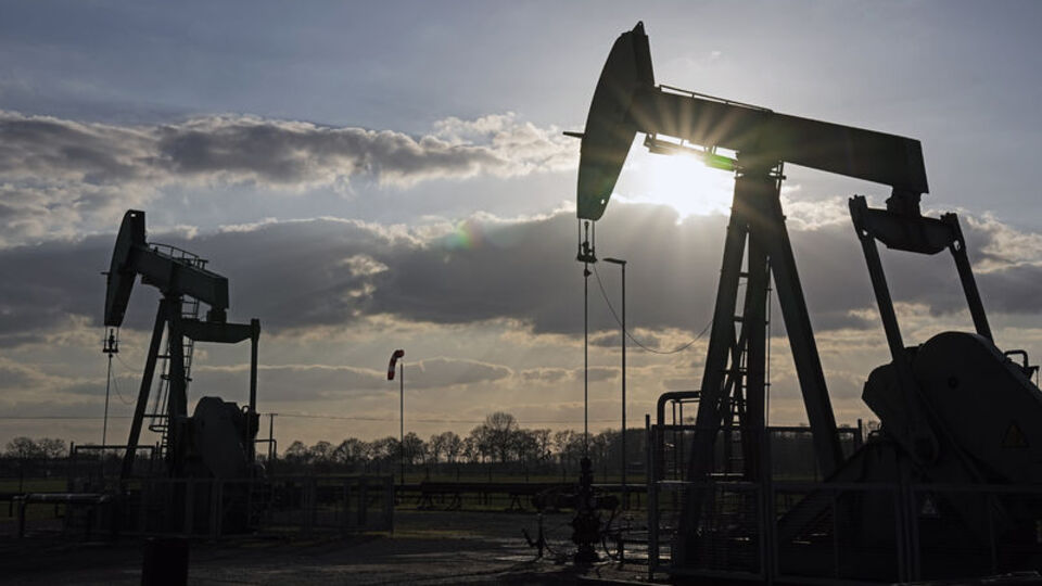 Çin tepesinin akabinde petroldeki düşüş sürüyor