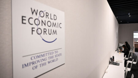 Dünya Ekonomik Forumu Suudi Arabistan’daki konferansını erteledi