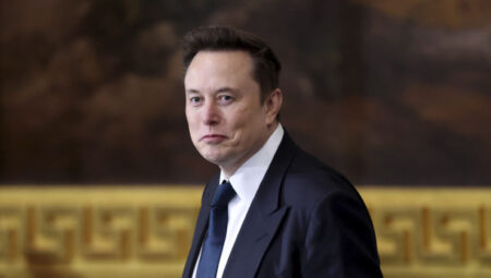Elon Musk’ın net serveti 749 milyar dolara yükseldi