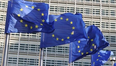 Euro Bölgesi’nde PMI 15 ayın doruğunda