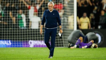 Fenerbahçe’de Mourinho periyodu bitti