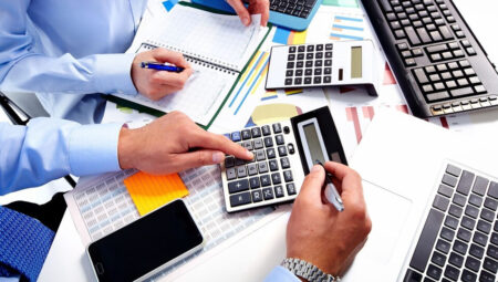 Finansal hizmetler inancı 10 aylık tabandan döndü