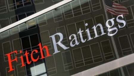 Fitch Fransa’nın kredi notunu düşürdü