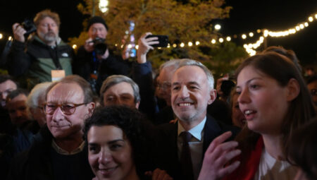 Fransa’da en büyük üç kentte sol kazandı