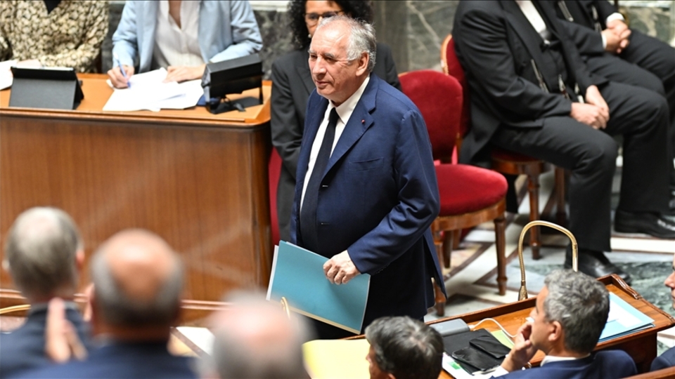 Fransa’da hükümet düştü