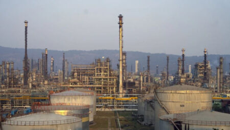 Hindistan Rus petrolü almak için alternatif para ünitelerine yöneliyor