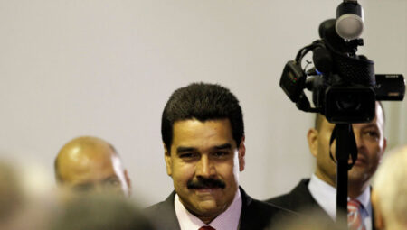İsviçre Maduro’nun varlıklarını dondurdu