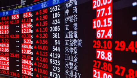 Nikkei endeksi birinci defa 44 bin puanın üzerini test etti