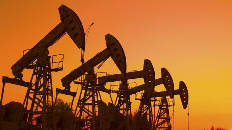 Petrolde 100 dolar kestirimleri