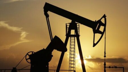 Petrolde düşüş ivmesi sürüyor