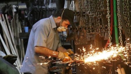 Sanayi üretiminde aylık bazda ölçülü artış