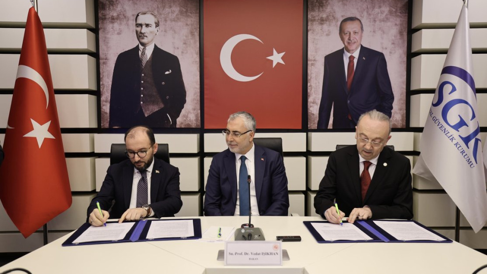 SGK ile TEB ortasında ilaç teminine ait ek protokol imzalandı