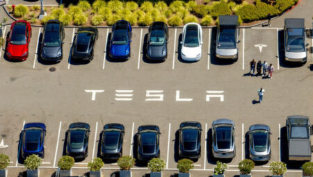 Tesla’nın kârı, rekor satışlara karşın varsayımların altında kaldı