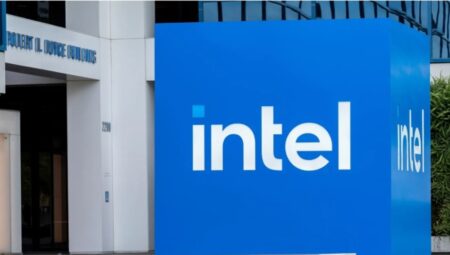 Trump Intel’in ABD hükümetine % 10 oranında pay vermeyi kabul ettiğini söyledi