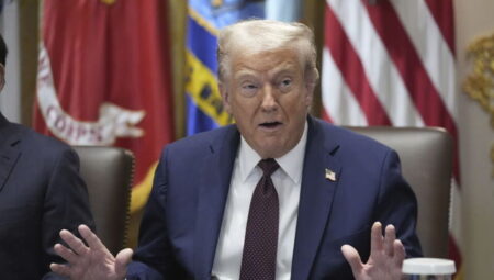 Trump’tan Rusya’ya “ekonomik yaptırım” uyarısı