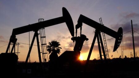 UEA petrol talebi artış varsayımın yükseltti