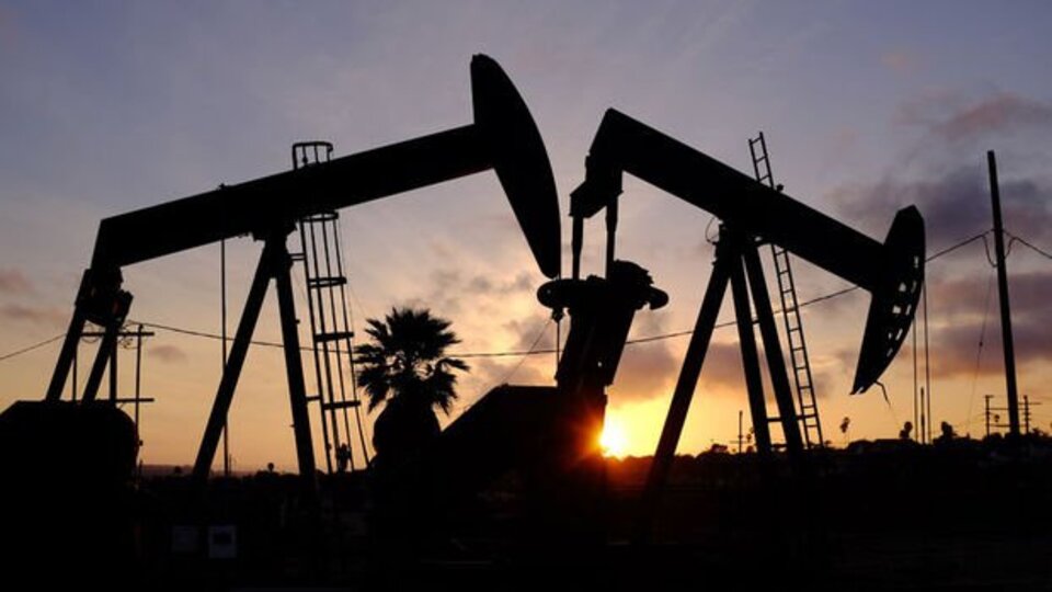 UEA petrol talebi artış varsayımın yükseltti