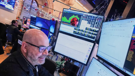 Wall Street yatırımcıları bu yıl ölçülü kar bekliyor